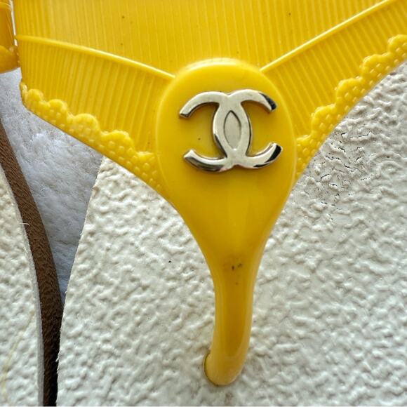 CHANEL yellow flip flops size 39 EU Authentic - Picture 2 of 9